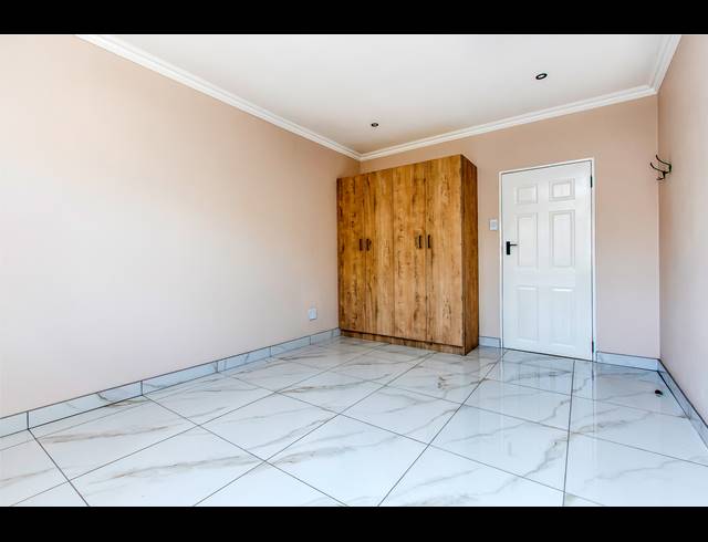 2 BEDROOM FREESTANDING TO LET IN MARLBORO GARDENS